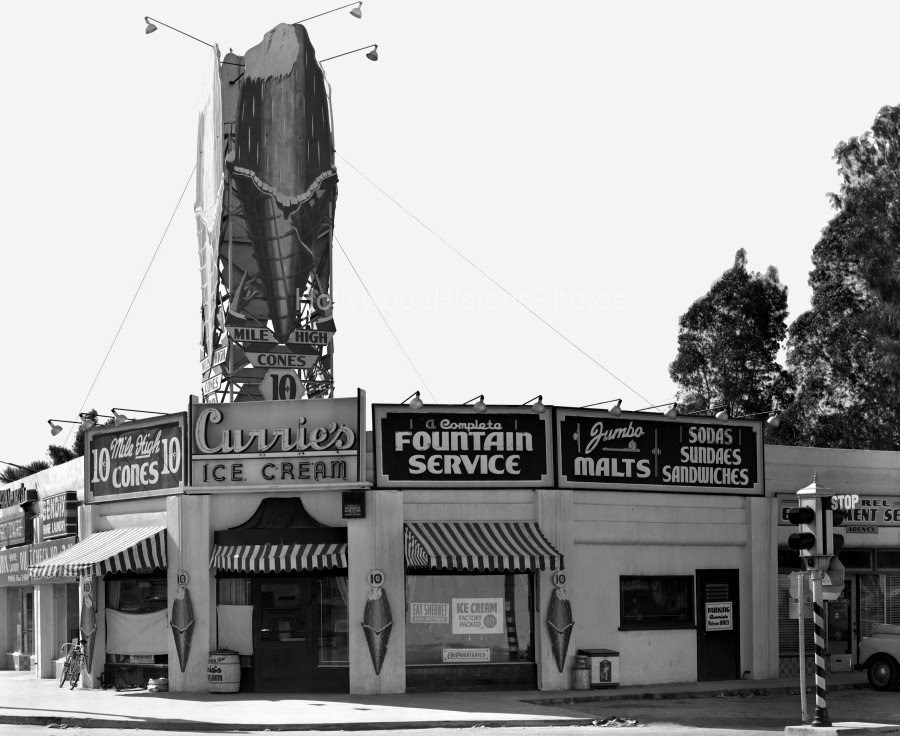 Curries Ice Cream 1942.jpg